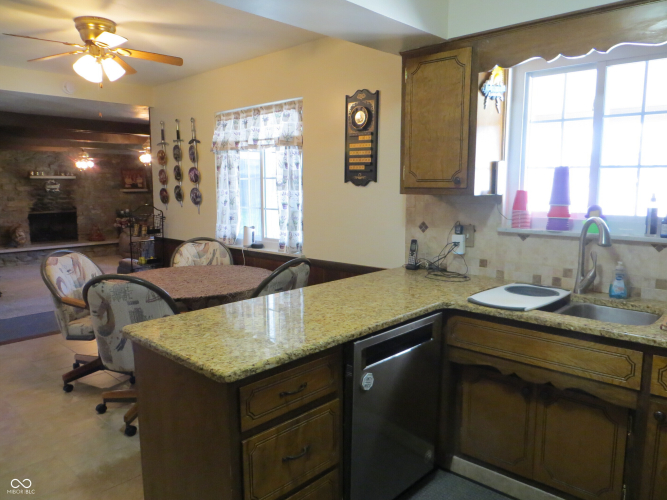 Listing Image 13