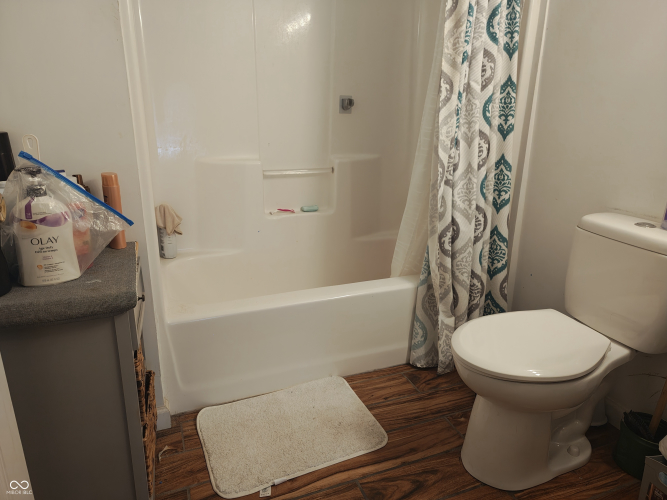 Listing Image 14
