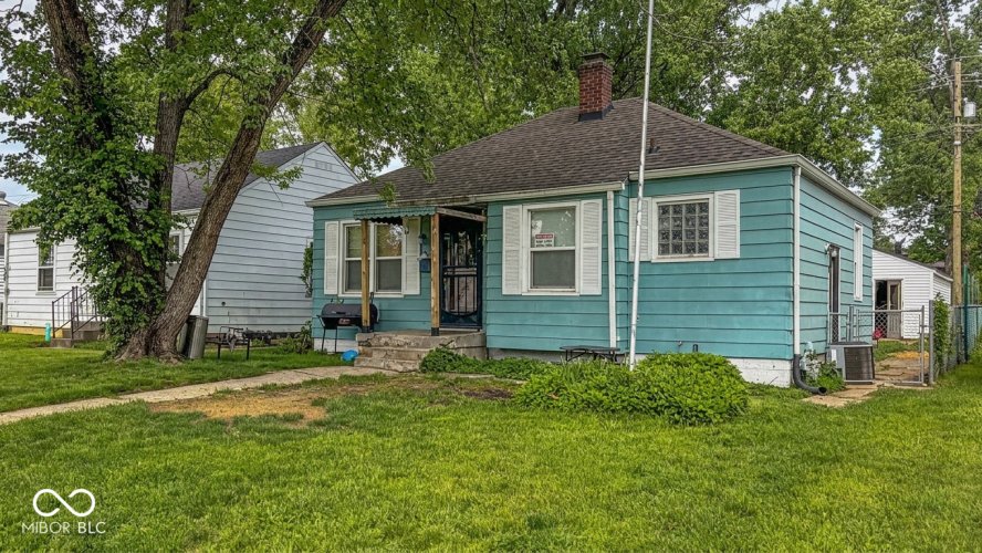 Listing Image 4