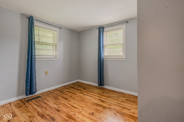 Listing Image 18