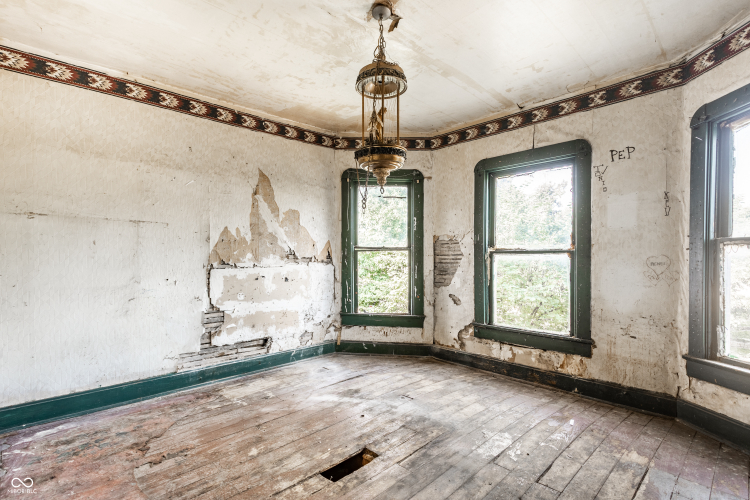 Listing Image 19