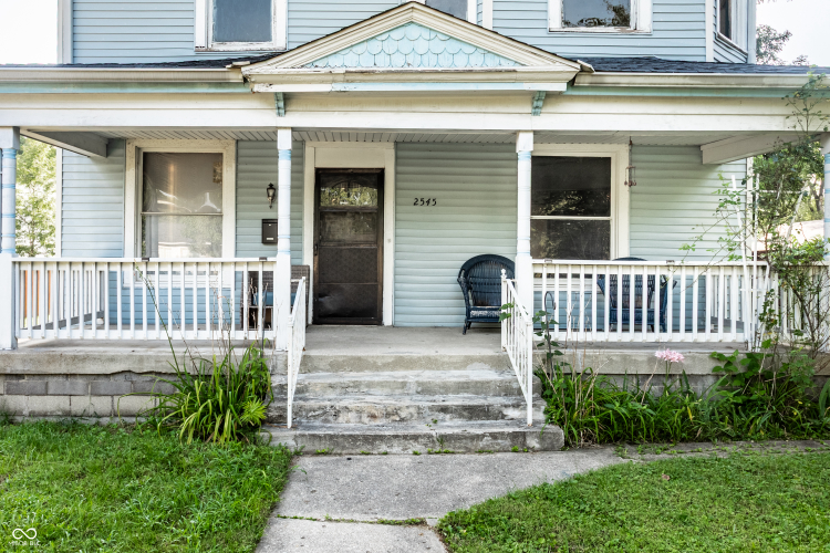Listing Image 4