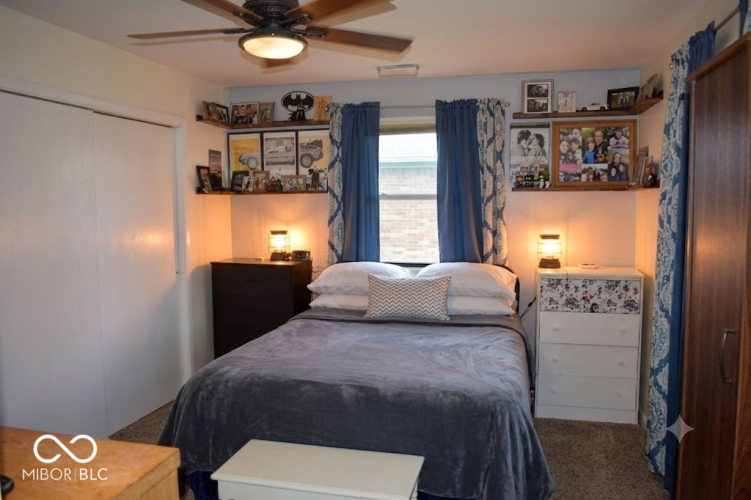 Listing Image 12