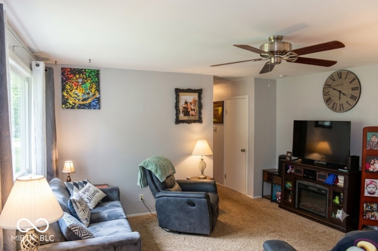 Listing Image 5