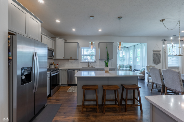 Listing Image 10
