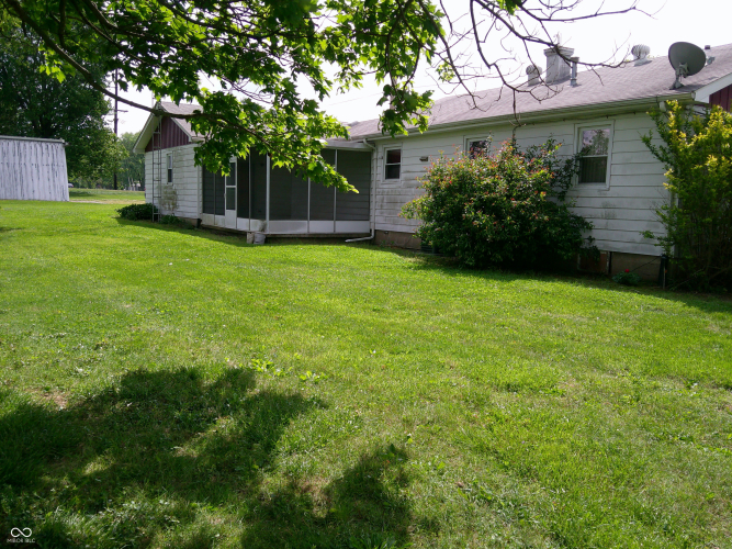 Listing Image 4