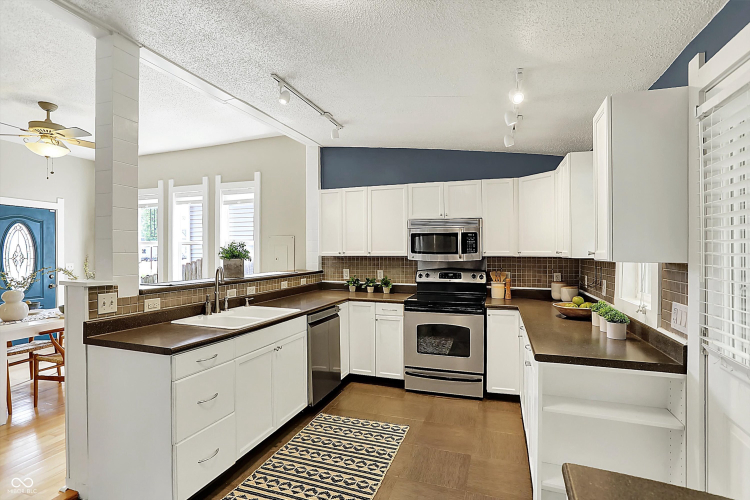 Listing Image 13