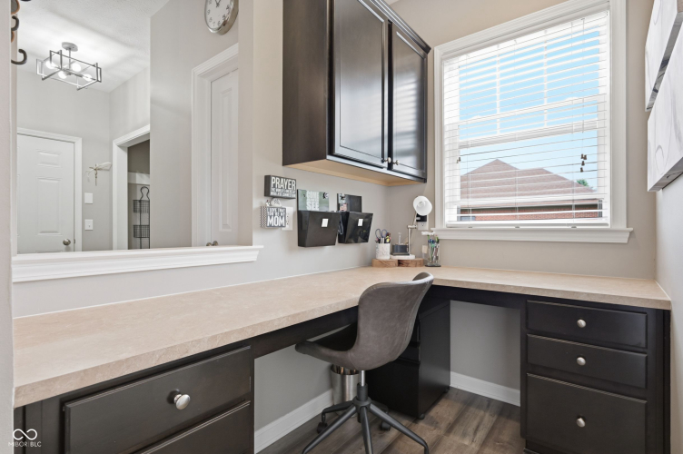 Listing Image 15
