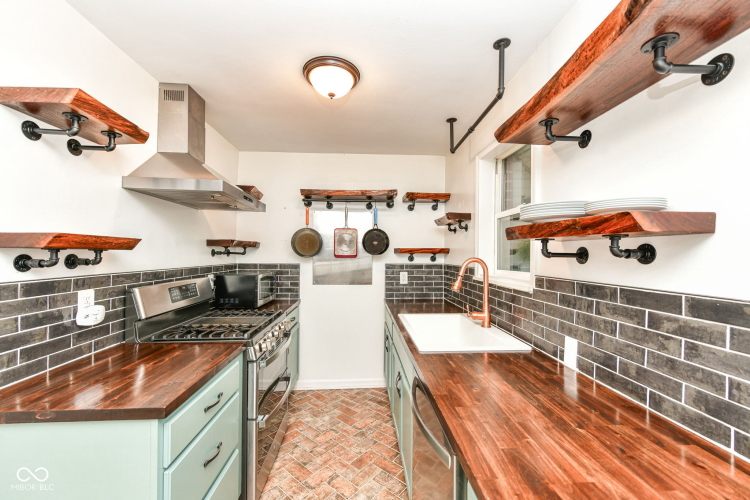 Listing Image 11