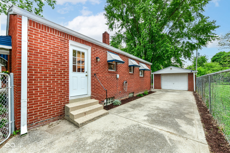 Listing Image 25