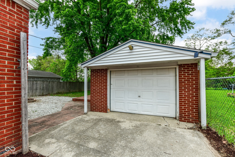 Listing Image 26
