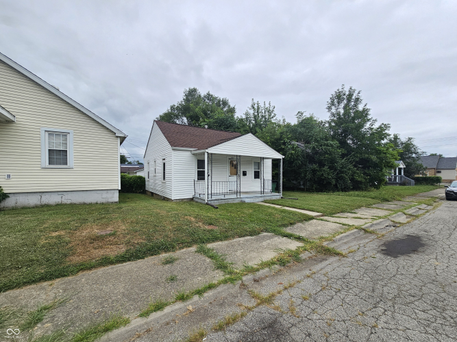 Listing Image 4