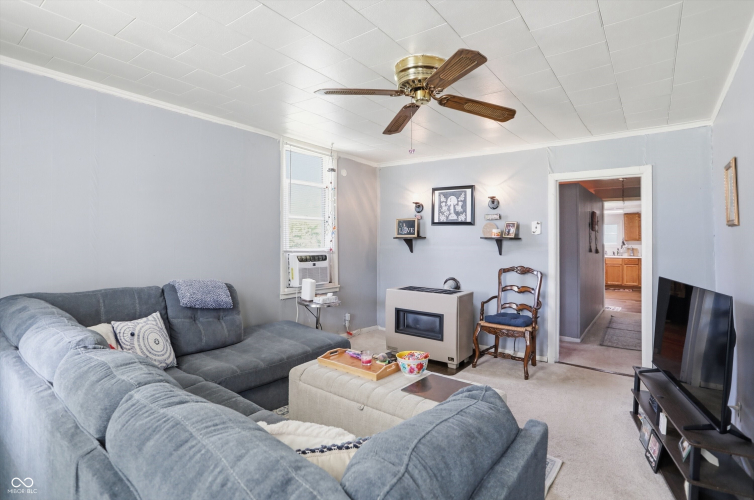 Listing Image 6