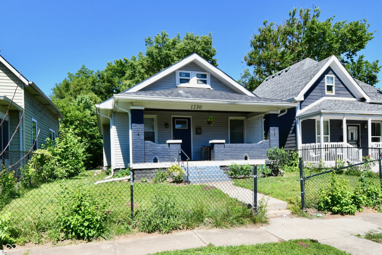 Listing Image 4