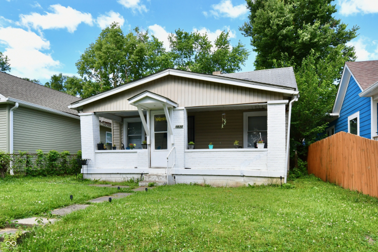 Listing Image 4