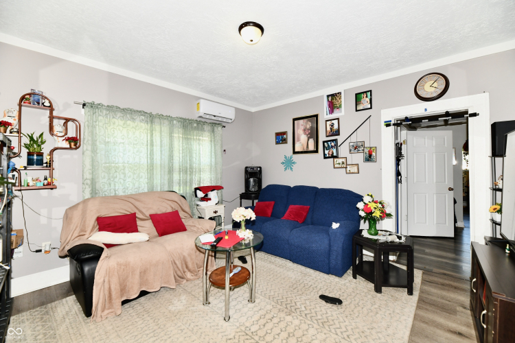 Listing Image 33