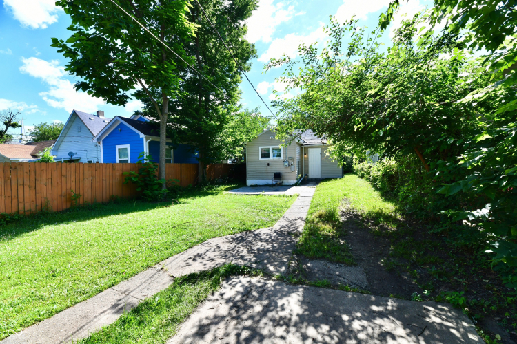 Listing Image 10