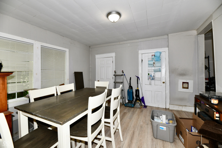 Listing Image 16