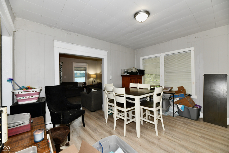 Listing Image 17