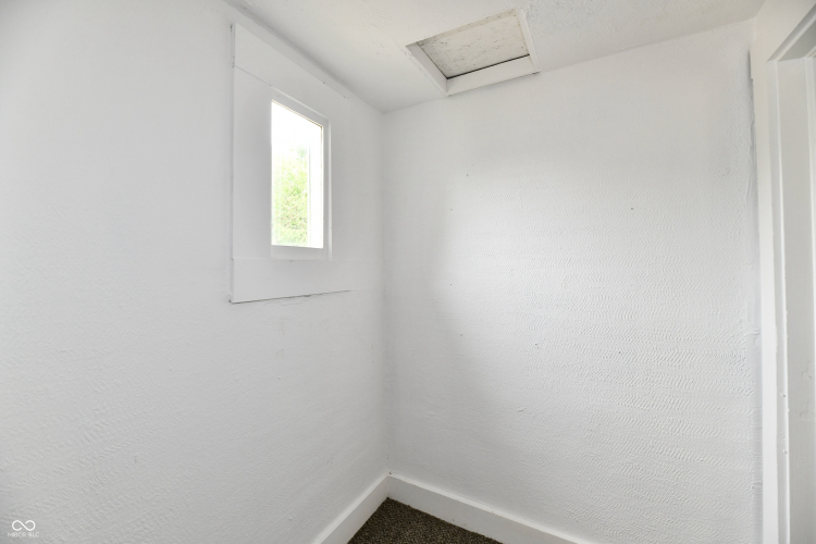 Listing Image 46