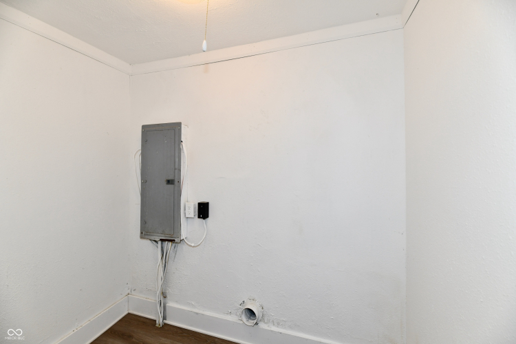 Listing Image 51
