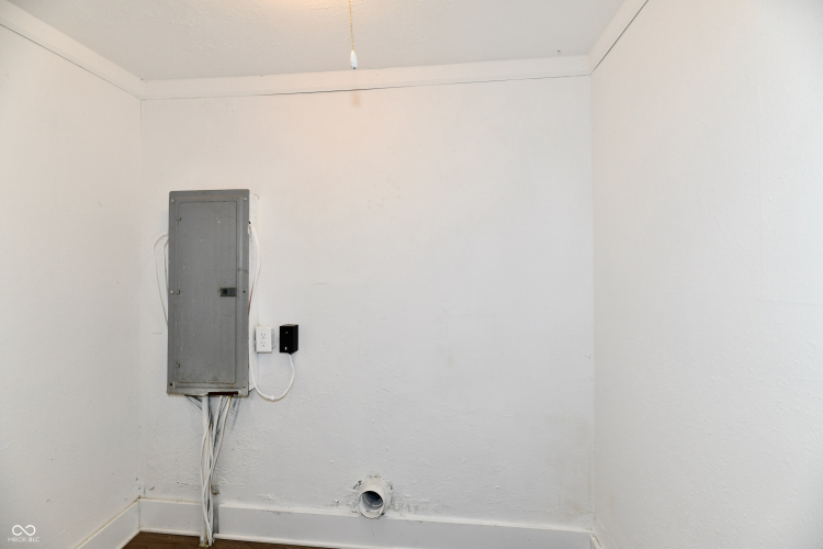 Listing Image 52