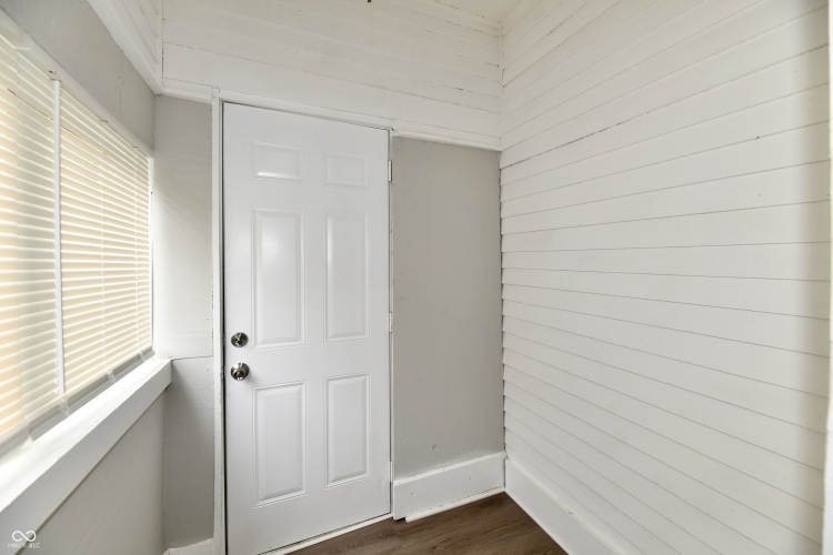 Listing Image 54