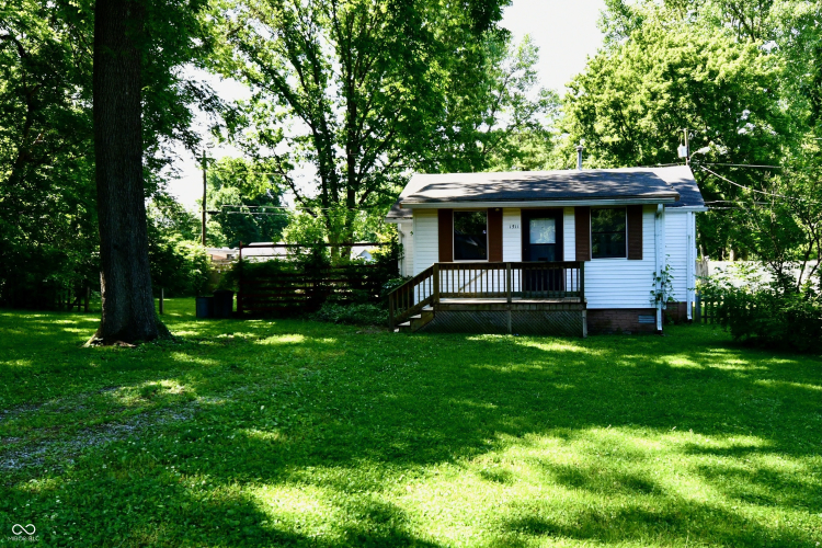 Listing Image 4