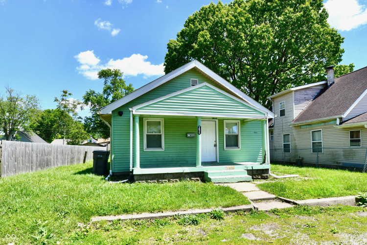 Listing Image 4