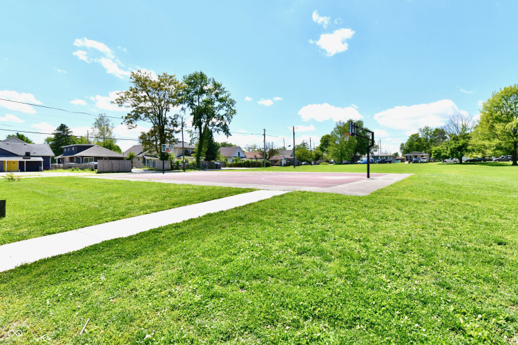 Listing Image 8