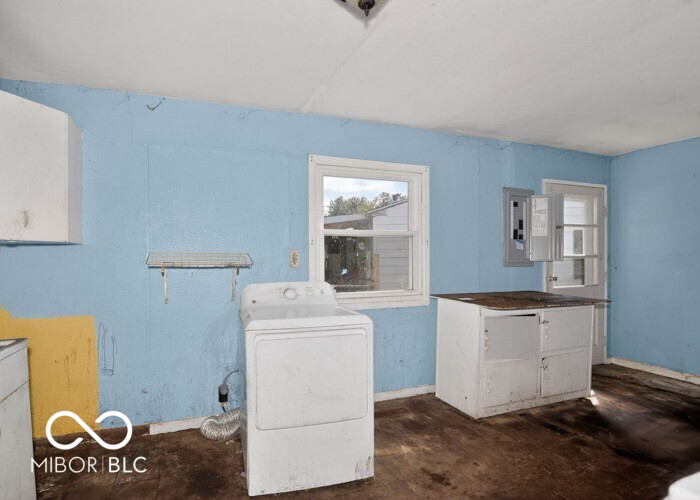 Listing Image 11