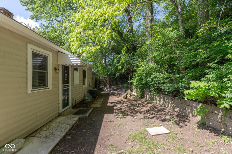 Listing Image 18