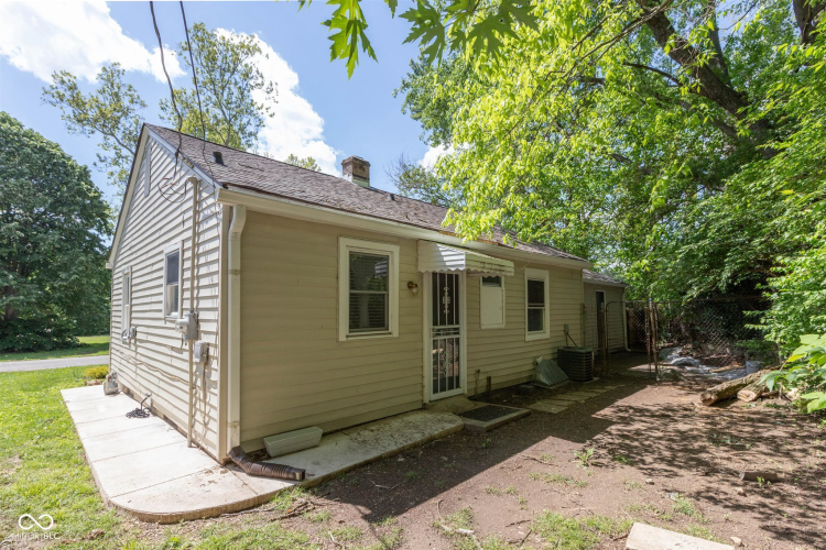 Listing Image 19