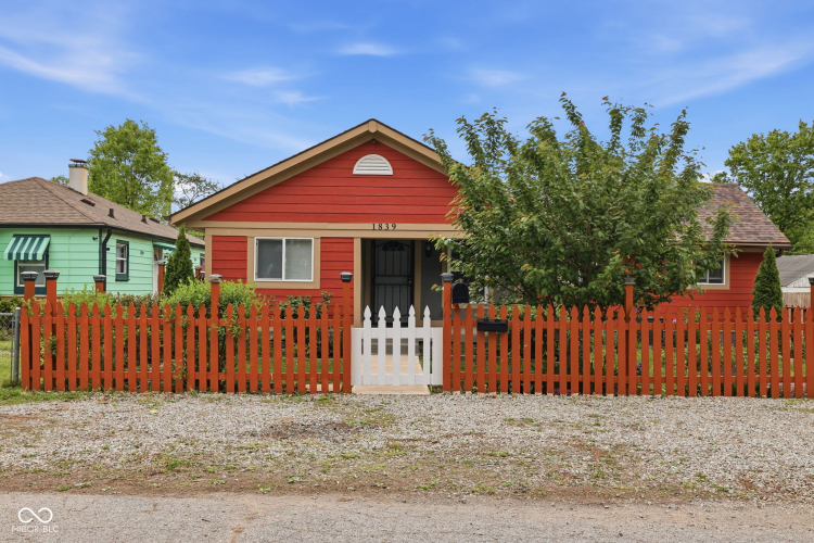 Listing Image 3