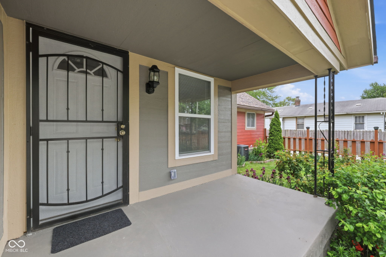 Listing Image 5