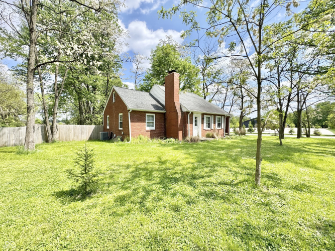 Listing Image 4