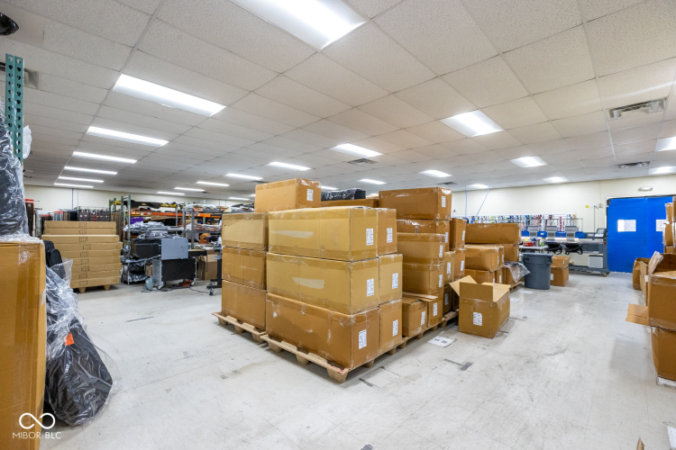 Listing Image 12