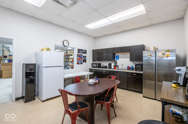 Listing Image 10
