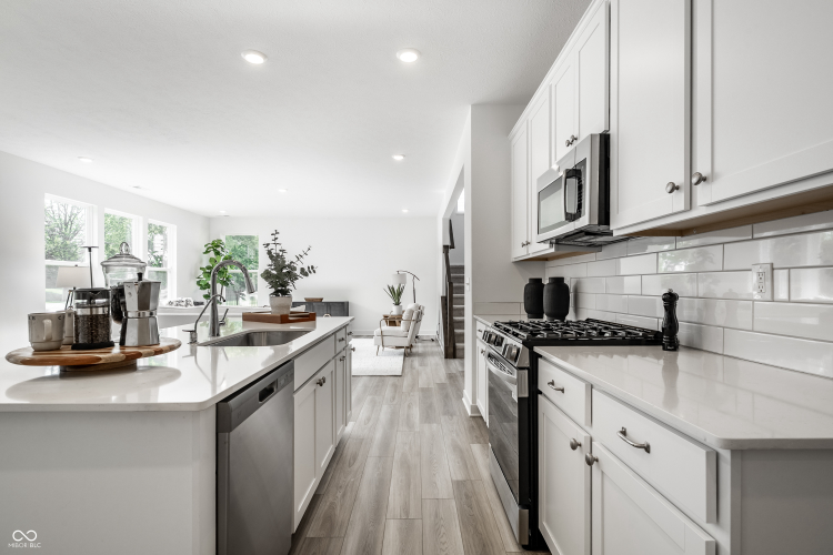 Listing Image 15
