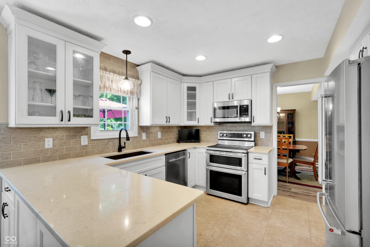 Listing Image 14