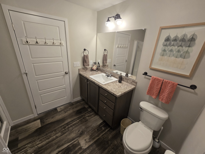 Listing Image 14