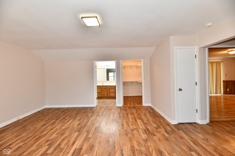 Listing Image 56