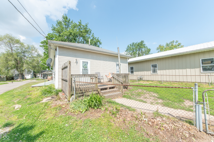 Listing Image 17