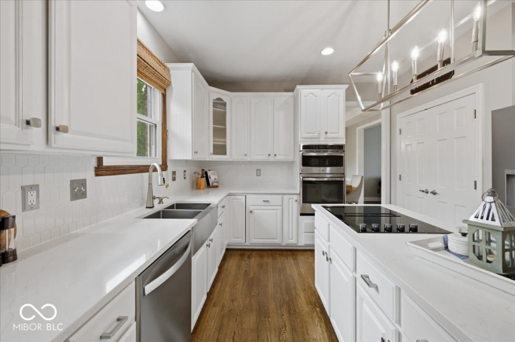 Listing Image 12