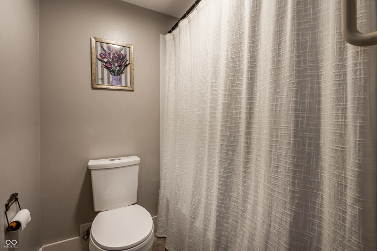 Listing Image 23