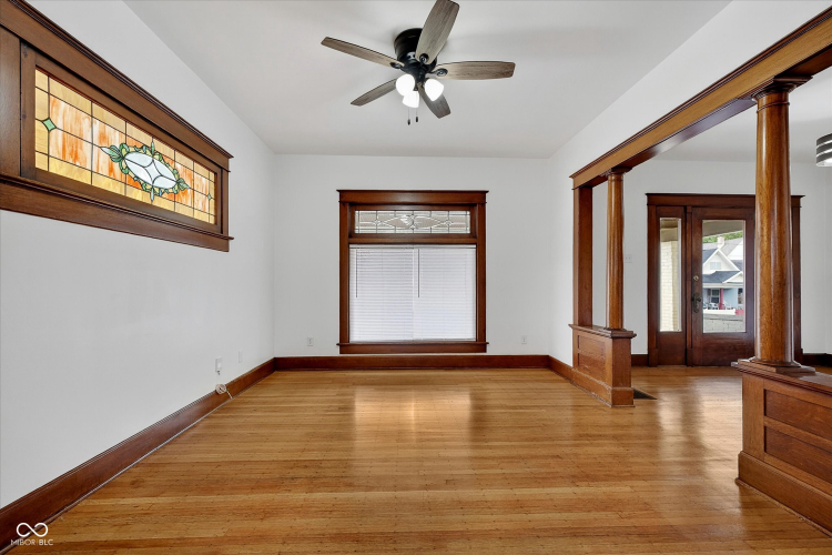 Listing Image 6