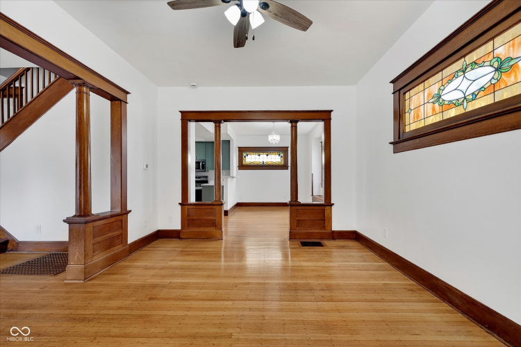 Listing Image 7