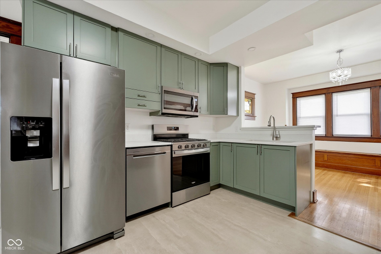 Listing Image 10