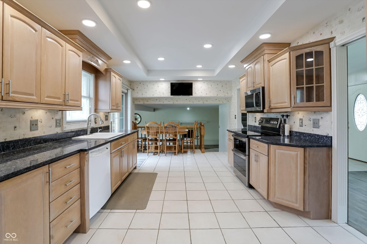 Listing Image 12