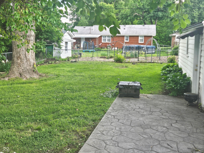 Listing Image 6